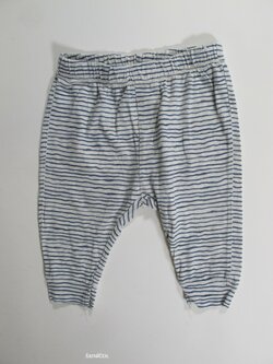 Slabší tepláčky s pruhem secondhand Slabší tepláčky s pruhem secondhand