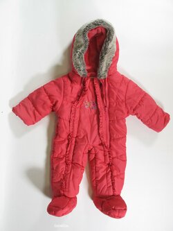 Zimní růžová kombinéza pro holky secondhand Zimní růžová kombinéza pro holky secondhand